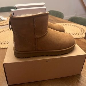 UGG Classic Mini Boots in Chestnut